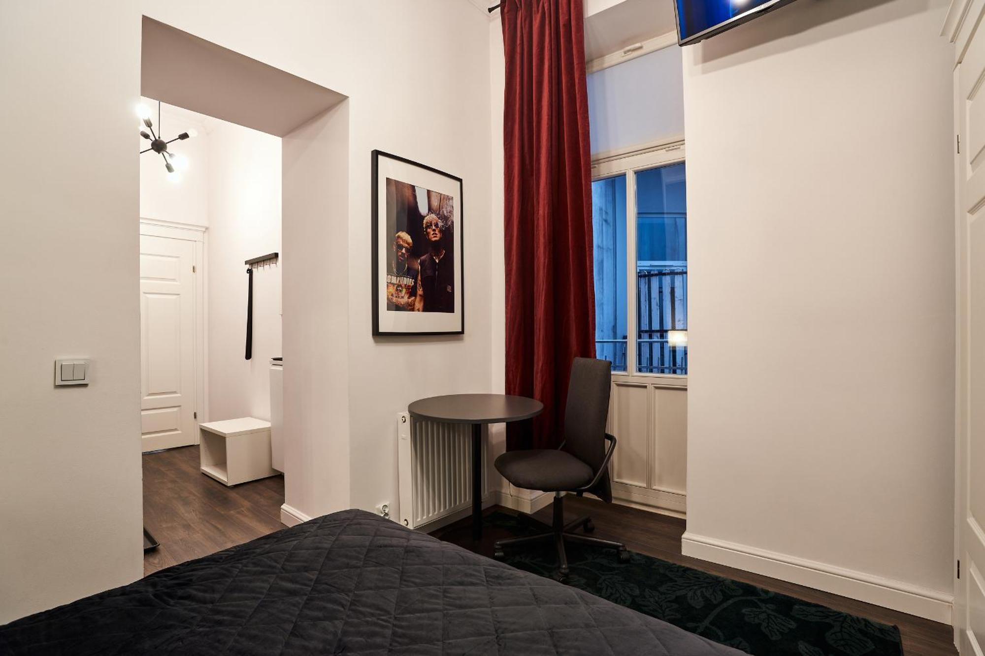 With A Balcony In Old Town Apartment